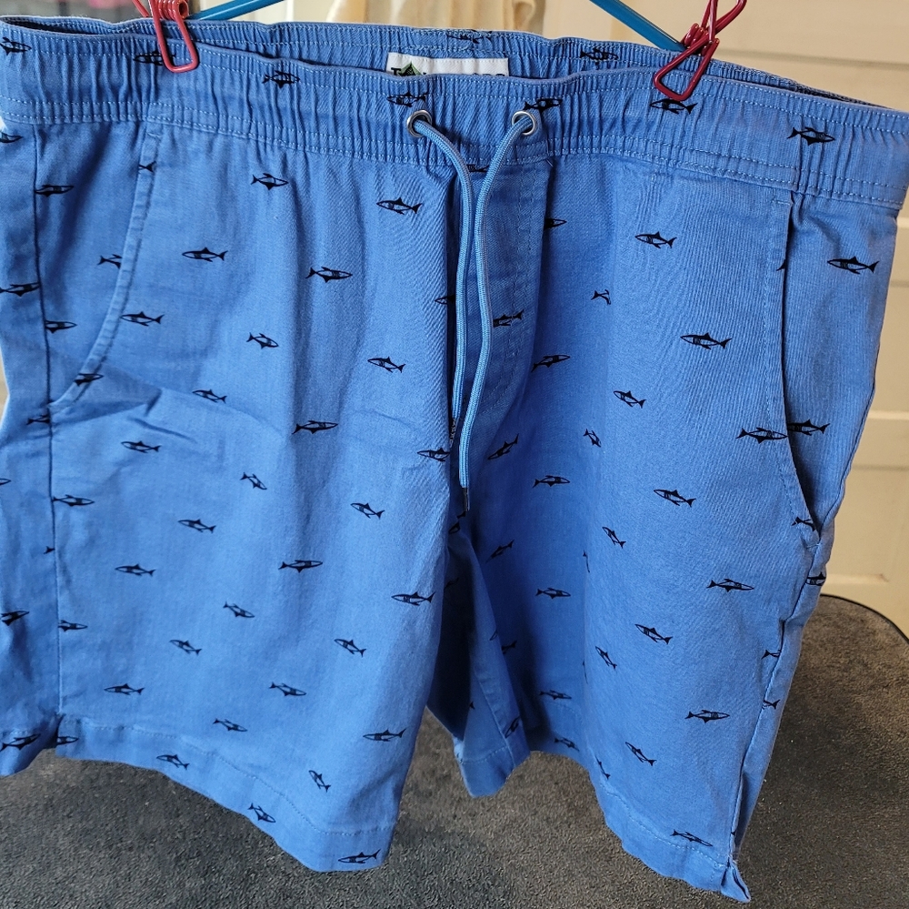 Tallwoods Shark Print Shorts Sz L